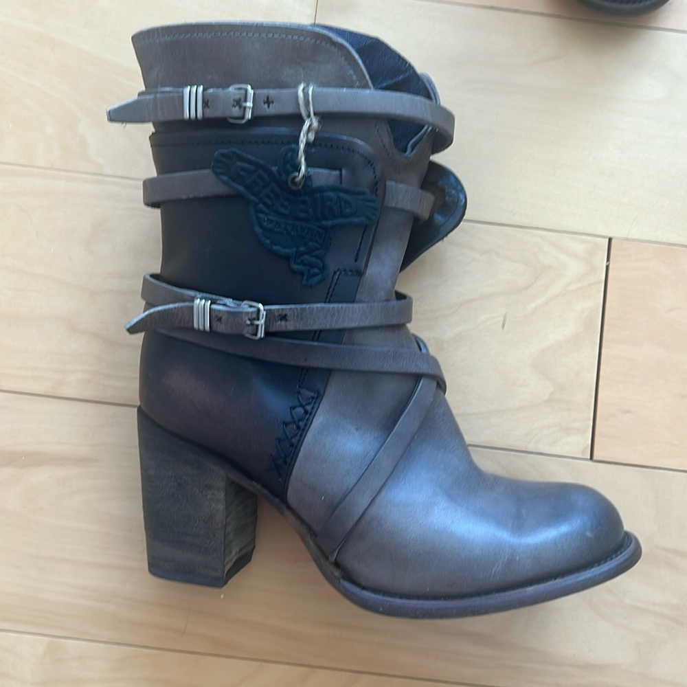 Freebird Baker Stone boots - new - size 8